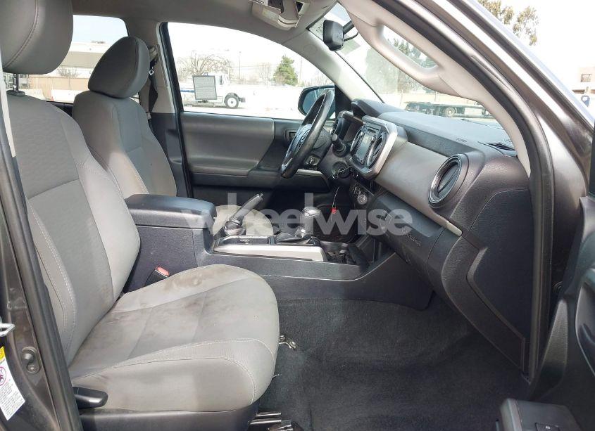 Photo 5 of 2017 Toyota Tacoma SR5 (VIN 3TMBZ5DN8HM011452)