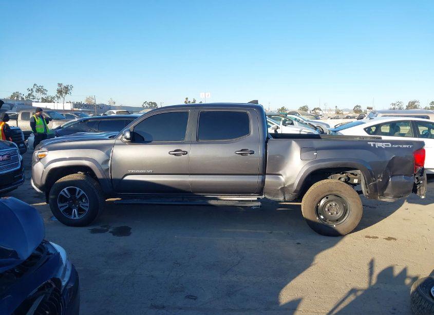 Photo 15 of 2019 Toyota Tacoma TRD SPORT (VIN 3TMBZ5DN8KM020532)