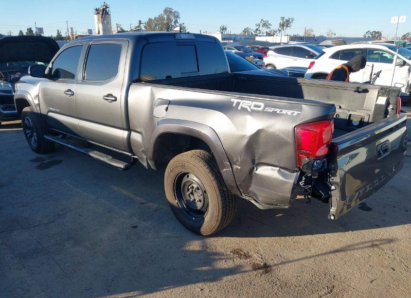 Photo 3 of 2019 Toyota Tacoma TRD SPORT (VIN 3TMBZ5DN8KM020532)