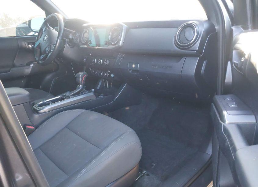 Photo 5 of 2019 Toyota Tacoma TRD SPORT (VIN 3TMBZ5DN8KM020532)