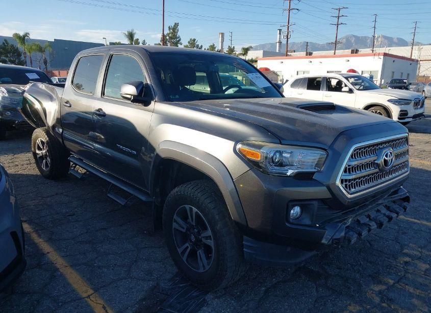 2017 Toyota Tacoma TRD SPORT (VIN 3TMBZ5DN9HM011038) main photo