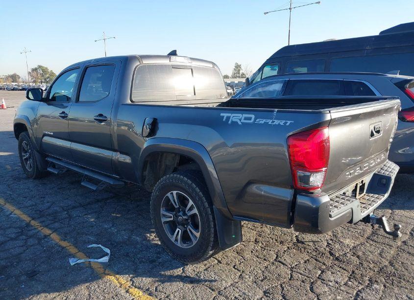 Photo 3 of 2017 Toyota Tacoma TRD SPORT (VIN 3TMBZ5DN9HM011038)