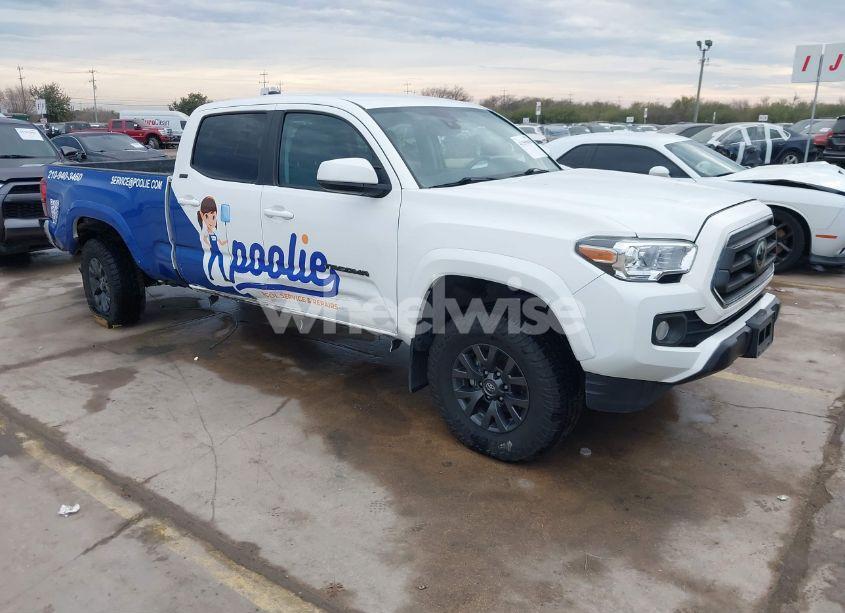 2022 Toyota Tacoma SR5 V6 (VIN 3TMBZ5DN9NM037070) main photo