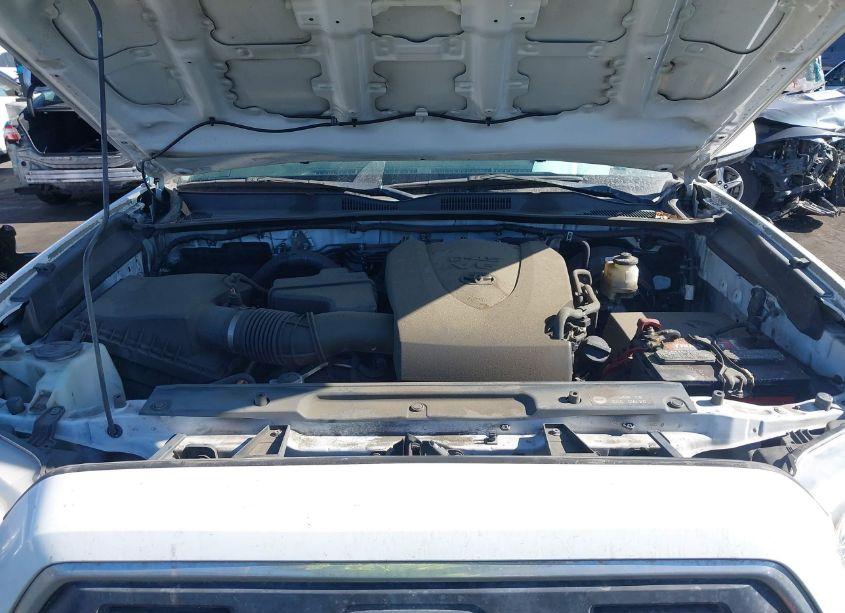 Photo 10 of 2016 Toyota Tacoma SR5 (VIN 3TMBZ5DNXGM004128)