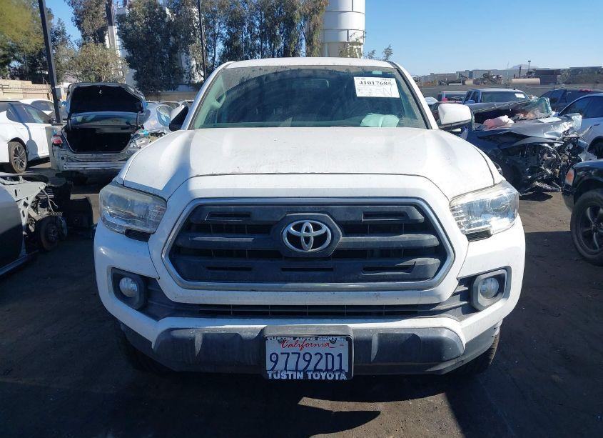 Photo 13 of 2016 Toyota Tacoma SR5 (VIN 3TMBZ5DNXGM004128)