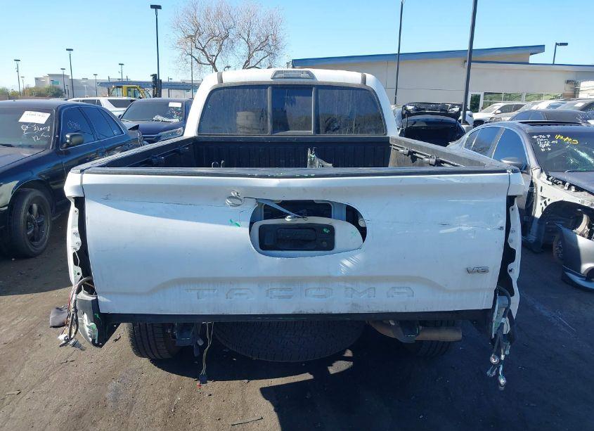 Photo 17 of 2016 Toyota Tacoma SR5 (VIN 3TMBZ5DNXGM004128)