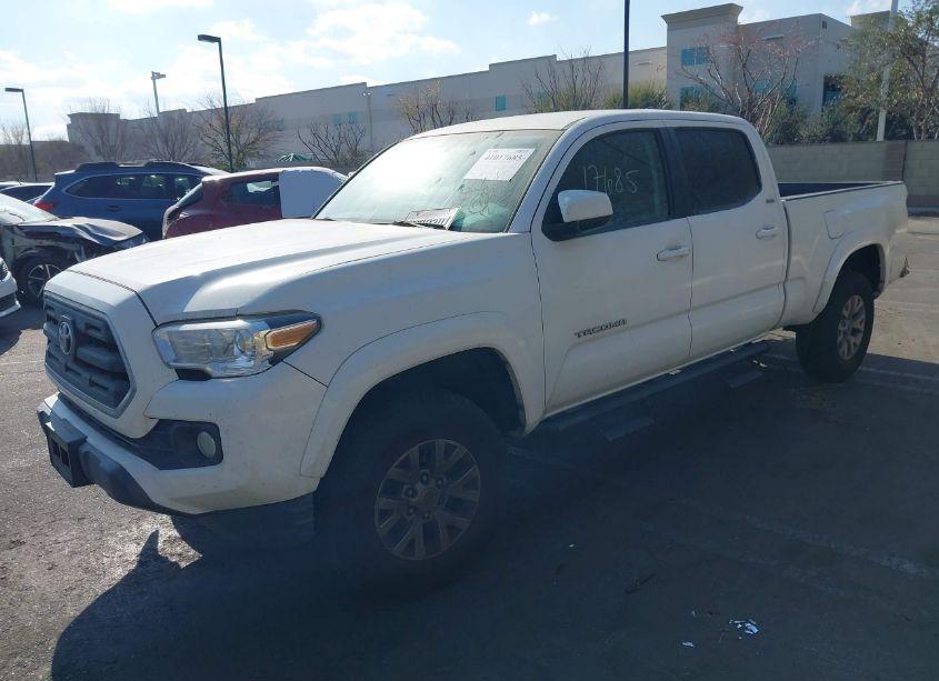 Photo 2 of 2016 Toyota Tacoma SR5 (VIN 3TMBZ5DNXGM004128)