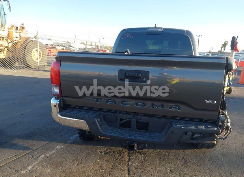 Photo 16 of 2018 Toyota Tacoma SR5 (VIN 3TMBZ5DNXJM015766)