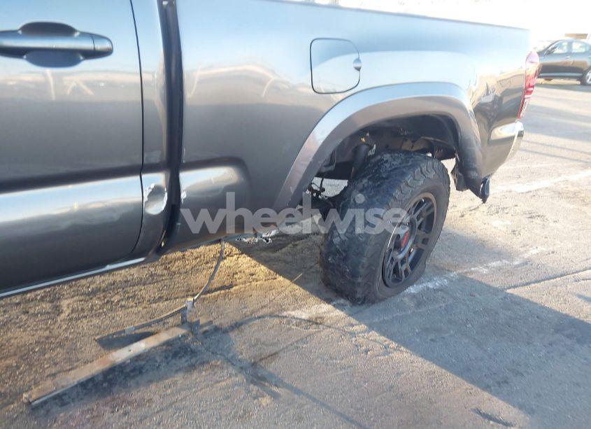 Photo 17 of 2018 Toyota Tacoma SR5 (VIN 3TMBZ5DNXJM015766)