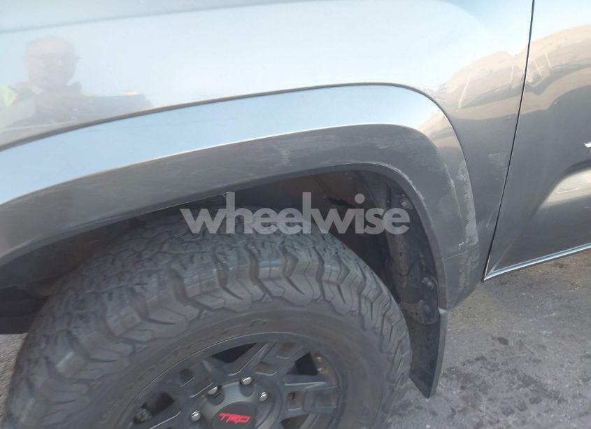 Photo 18 of 2018 Toyota Tacoma SR5 (VIN 3TMBZ5DNXJM015766)