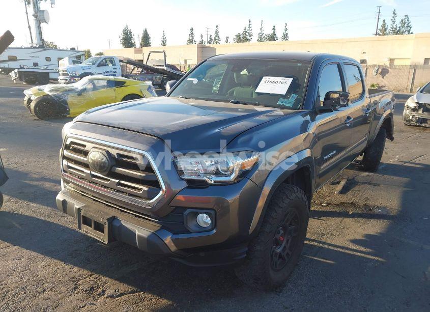 Photo 2 of 2018 Toyota Tacoma SR5 (VIN 3TMBZ5DNXJM015766)