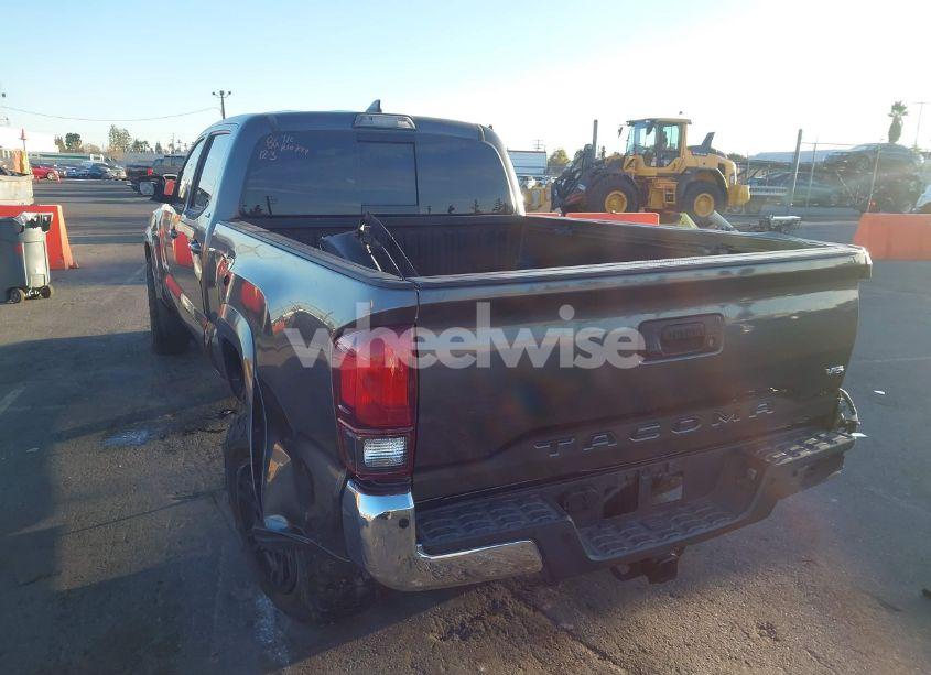 Photo 3 of 2018 Toyota Tacoma SR5 (VIN 3TMBZ5DNXJM015766)