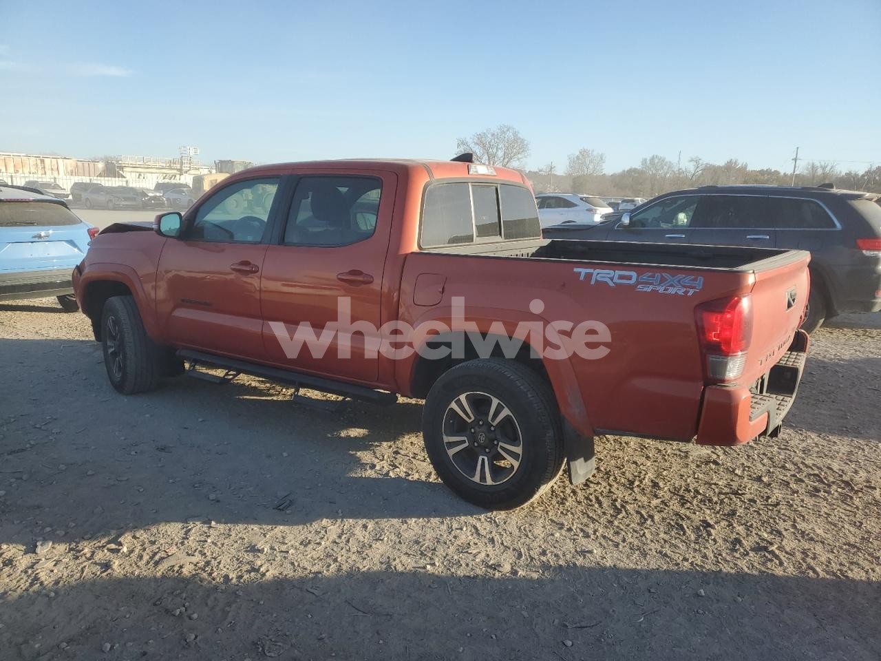 Photo 2 of 2016 TOYOTA TACOMA DOUBLE CAB (VIN 3TMCZ5AN0GM011081)