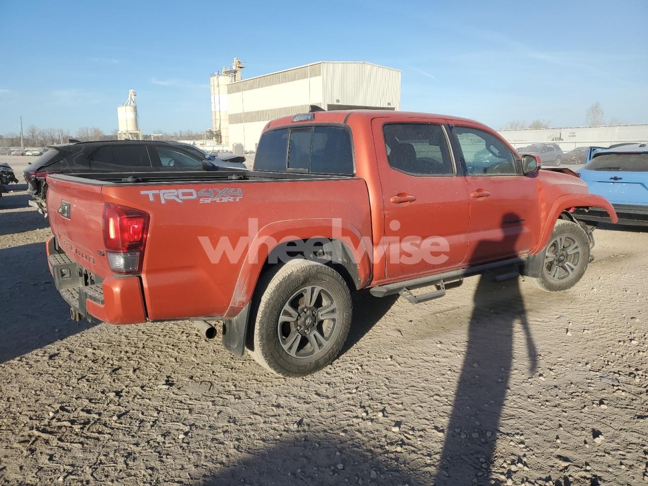 Photo 3 of 2016 TOYOTA TACOMA DOUBLE CAB (VIN 3TMCZ5AN0GM011081)