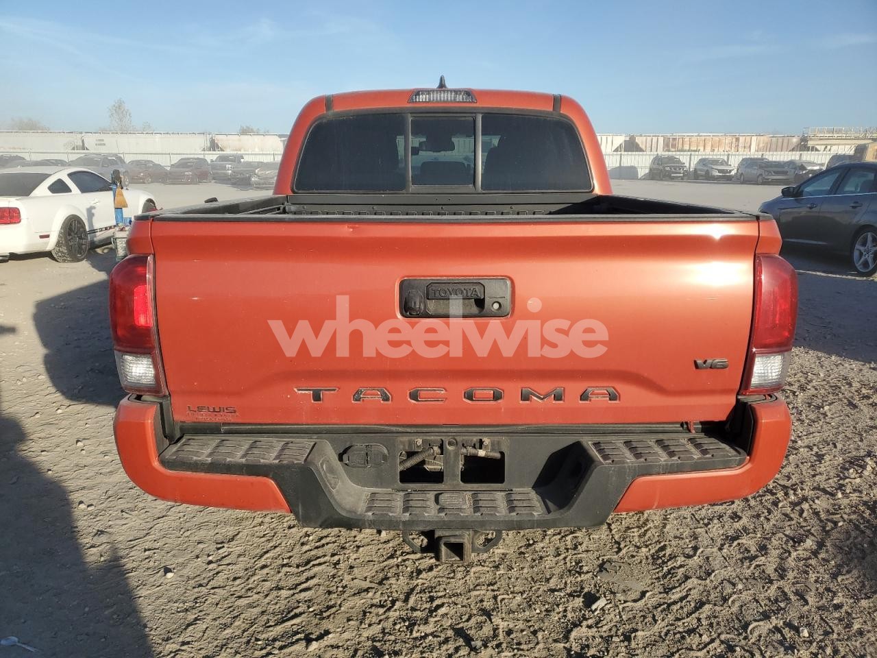 Photo 6 of 2016 TOYOTA TACOMA DOUBLE CAB (VIN 3TMCZ5AN0GM011081)