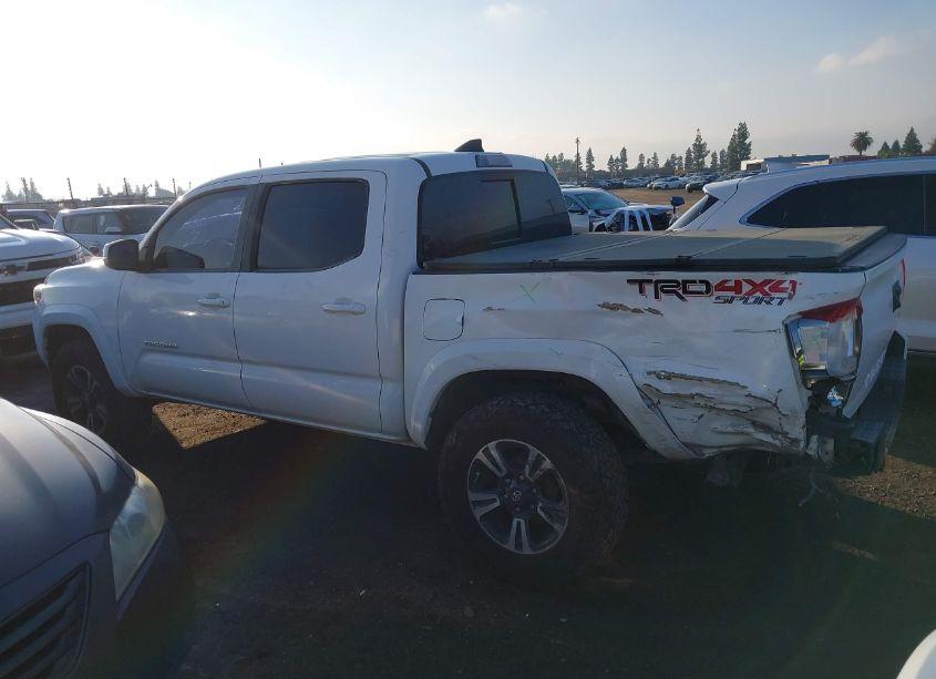 Photo 14 of 2017 Toyota Tacoma TRD SPORT (VIN 3TMCZ5AN0HM048939)