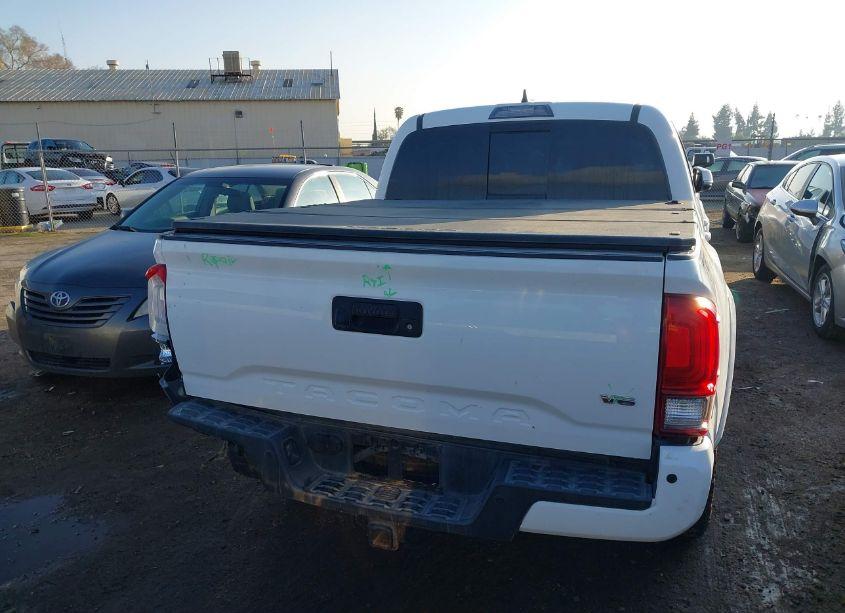 Photo 16 of 2017 Toyota Tacoma TRD SPORT (VIN 3TMCZ5AN0HM048939)