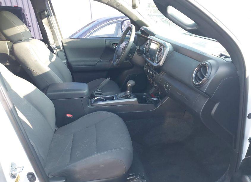 Photo 5 of 2017 Toyota Tacoma TRD SPORT (VIN 3TMCZ5AN0HM048939)