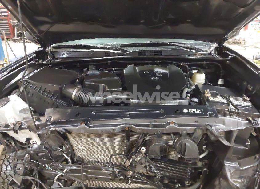 Photo 10 of 2017 Toyota Tacoma SR5 V6 (VIN 3TMCZ5AN0HM066891)