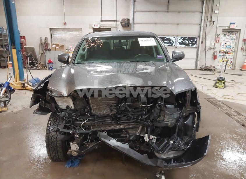 Photo 13 of 2017 Toyota Tacoma SR5 V6 (VIN 3TMCZ5AN0HM066891)