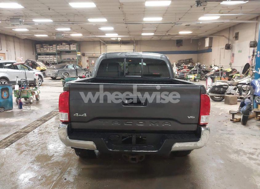 Photo 17 of 2017 Toyota Tacoma SR5 V6 (VIN 3TMCZ5AN0HM066891)