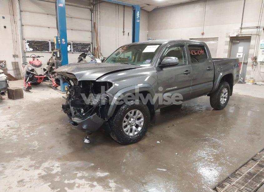 Photo 2 of 2017 Toyota Tacoma SR5 V6 (VIN 3TMCZ5AN0HM066891)