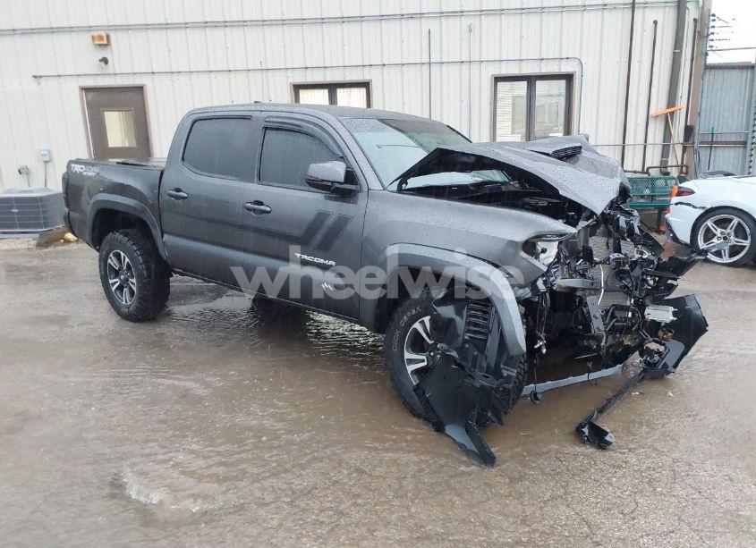 2017 Toyota Tacoma TRD SPORT (VIN 3TMCZ5AN0HM076210) main photo