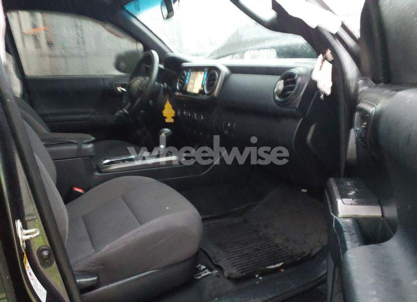 Photo 5 of 2017 Toyota Tacoma TRD SPORT (VIN 3TMCZ5AN0HM076210)