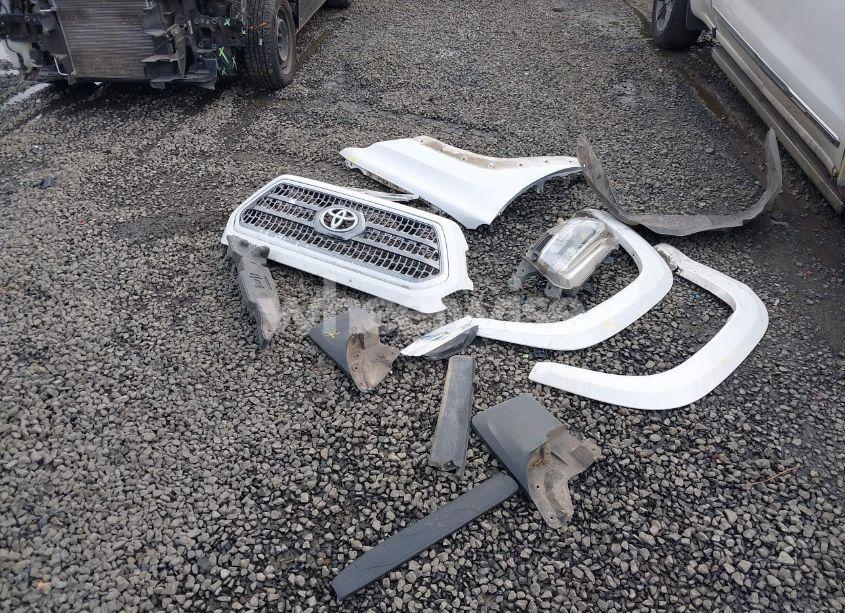 Photo 12 of 2017 Toyota Tacoma SR V6/SR5 V6/TRD OFF ROAD/TRD PRO/TRD SPORT (VIN 3TMCZ5AN0HM109836)