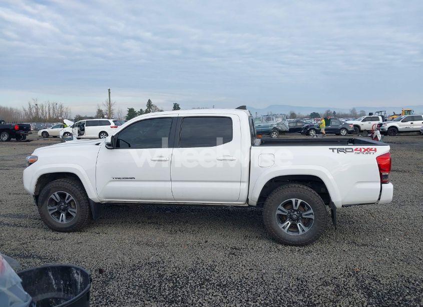 Photo 15 of 2017 Toyota Tacoma SR V6/SR5 V6/TRD OFF ROAD/TRD PRO/TRD SPORT (VIN 3TMCZ5AN0HM109836)