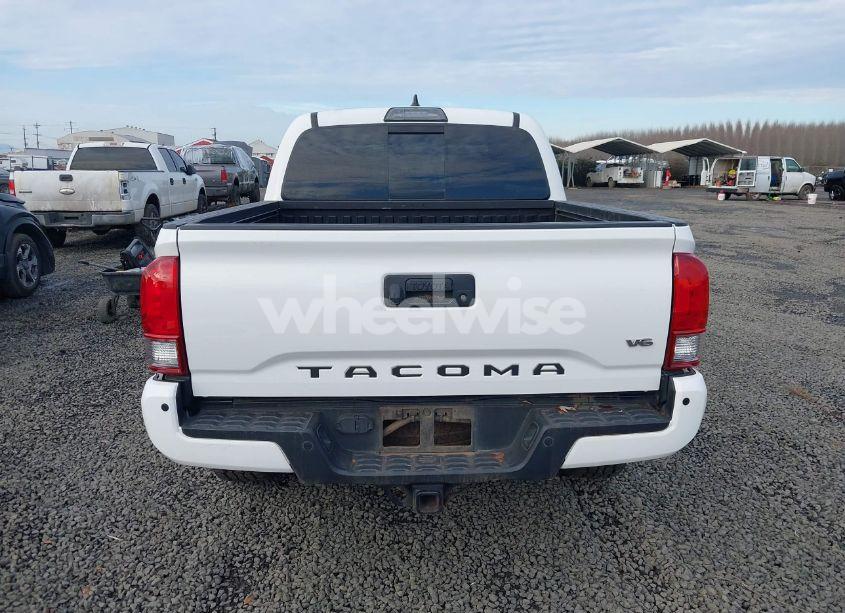 Photo 17 of 2017 Toyota Tacoma SR V6/SR5 V6/TRD OFF ROAD/TRD PRO/TRD SPORT (VIN 3TMCZ5AN0HM109836)