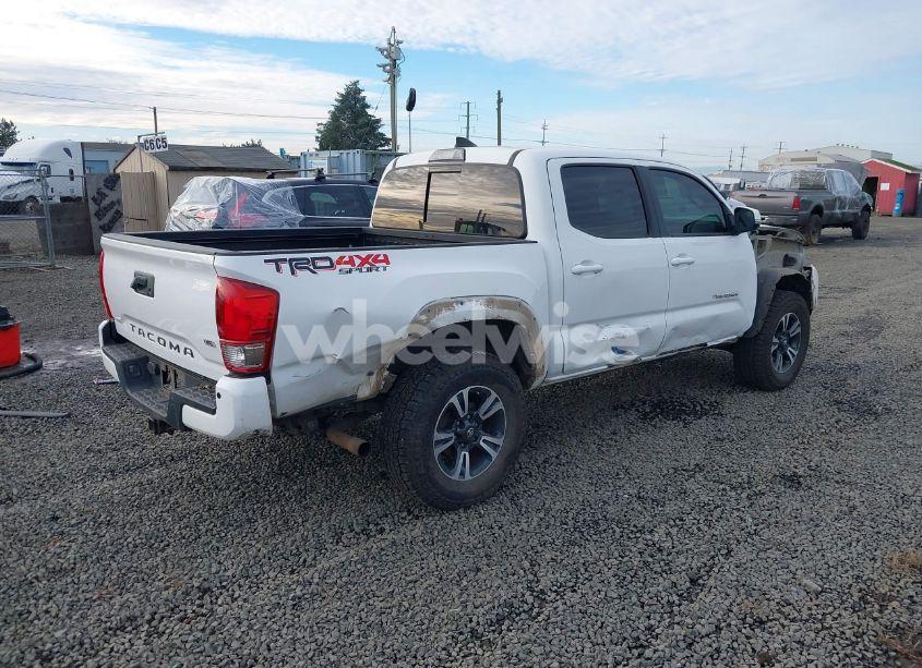 Photo 4 of 2017 Toyota Tacoma SR V6/SR5 V6/TRD OFF ROAD/TRD PRO/TRD SPORT (VIN 3TMCZ5AN0HM109836)