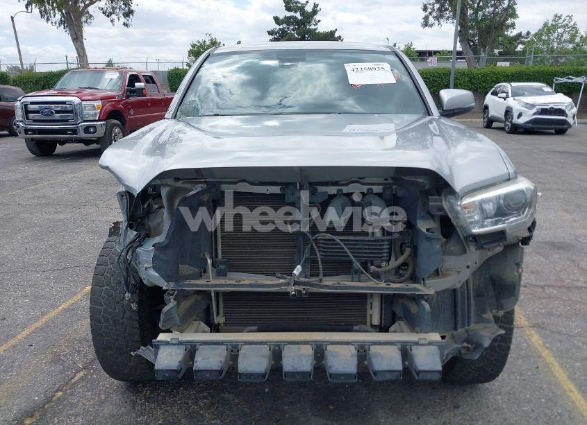 Photo 13 of 2018 Toyota Tacoma TRD OFF ROAD (VIN 3TMCZ5AN0JM129591)