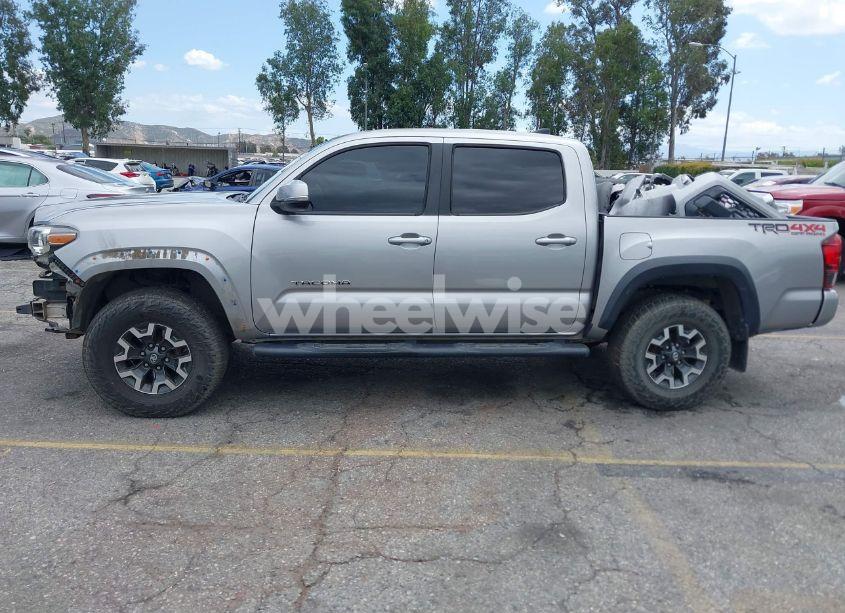 Photo 15 of 2018 Toyota Tacoma TRD OFF ROAD (VIN 3TMCZ5AN0JM129591)