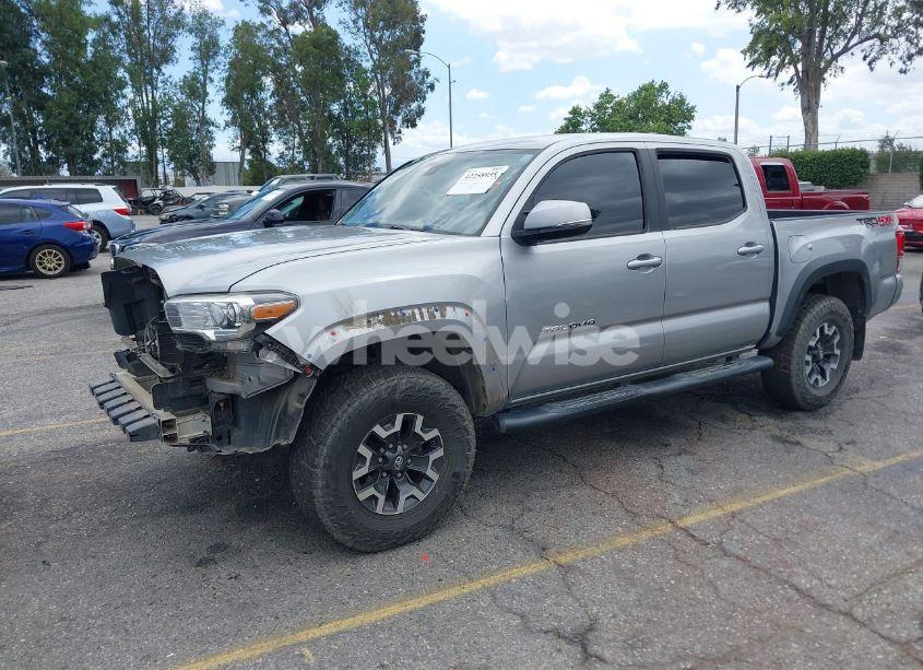 Photo 2 of 2018 Toyota Tacoma TRD OFF ROAD (VIN 3TMCZ5AN0JM129591)