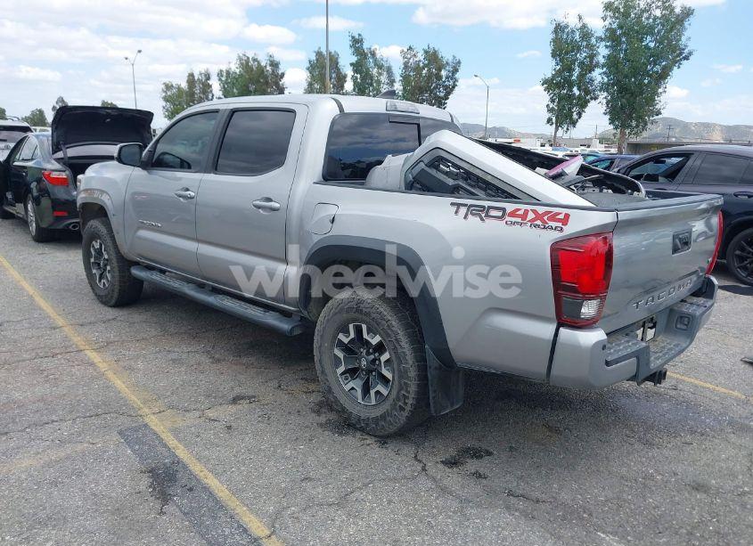 Photo 3 of 2018 Toyota Tacoma TRD OFF ROAD (VIN 3TMCZ5AN0JM129591)