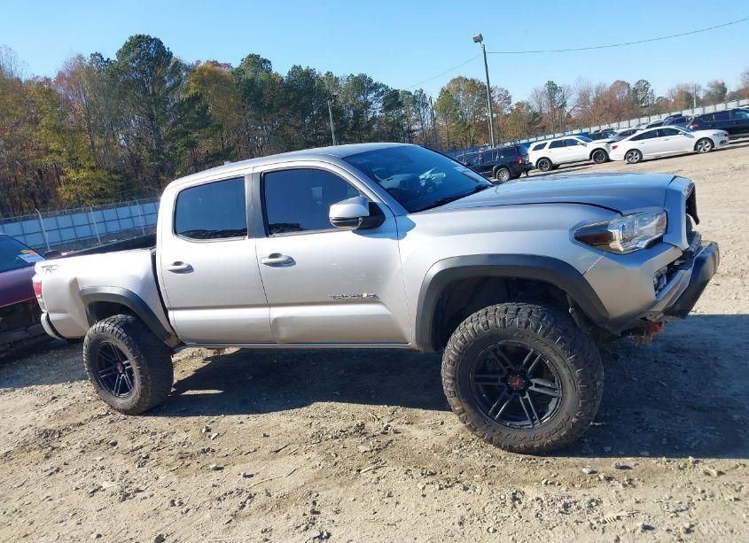 Photo 14 of 2018 Toyota Tacoma TRD OFF ROAD (VIN 3TMCZ5AN0JM144799)