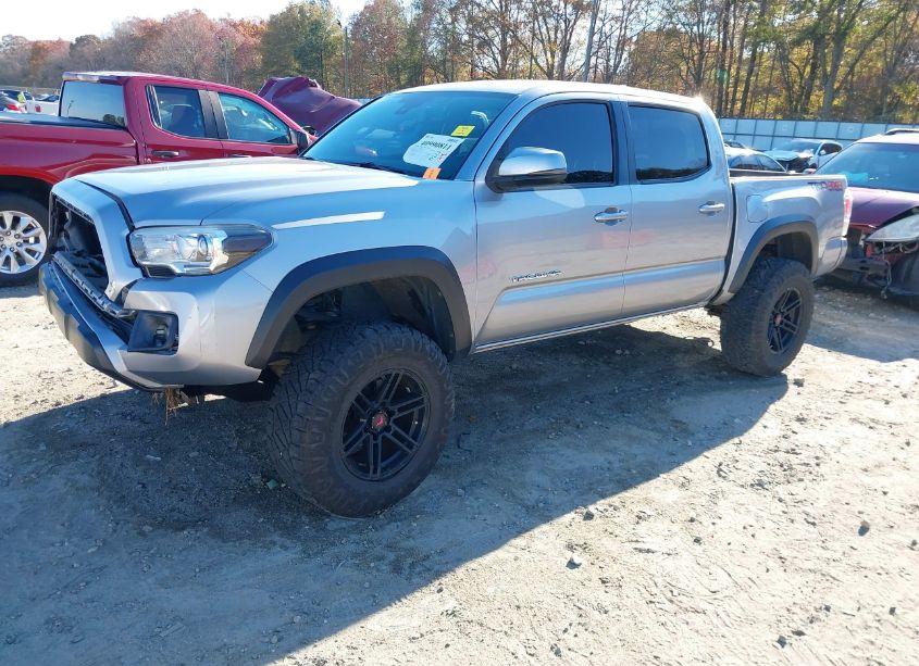 Photo 2 of 2018 Toyota Tacoma TRD OFF ROAD (VIN 3TMCZ5AN0JM144799)