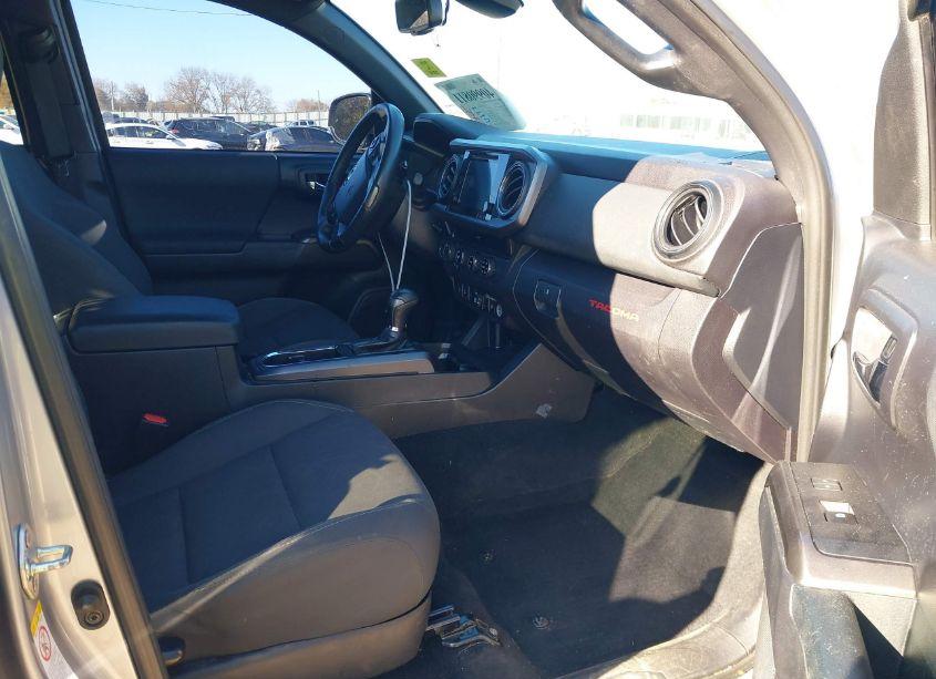 Photo 5 of 2018 Toyota Tacoma TRD OFF ROAD (VIN 3TMCZ5AN0JM144799)