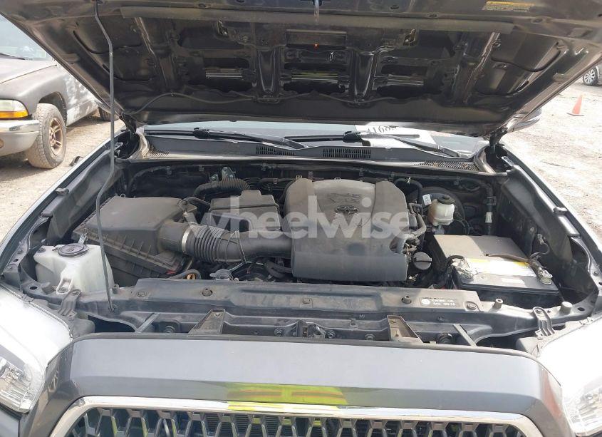 Photo 10 of 2018 Toyota Tacoma TRD SPORT (VIN 3TMCZ5AN0JM150540)