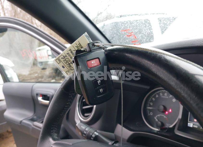 Photo 11 of 2018 Toyota Tacoma TRD SPORT (VIN 3TMCZ5AN0JM150540)