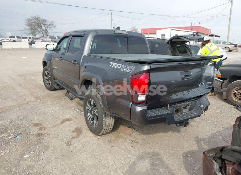 Photo 3 of 2018 Toyota Tacoma TRD SPORT (VIN 3TMCZ5AN0JM150540)