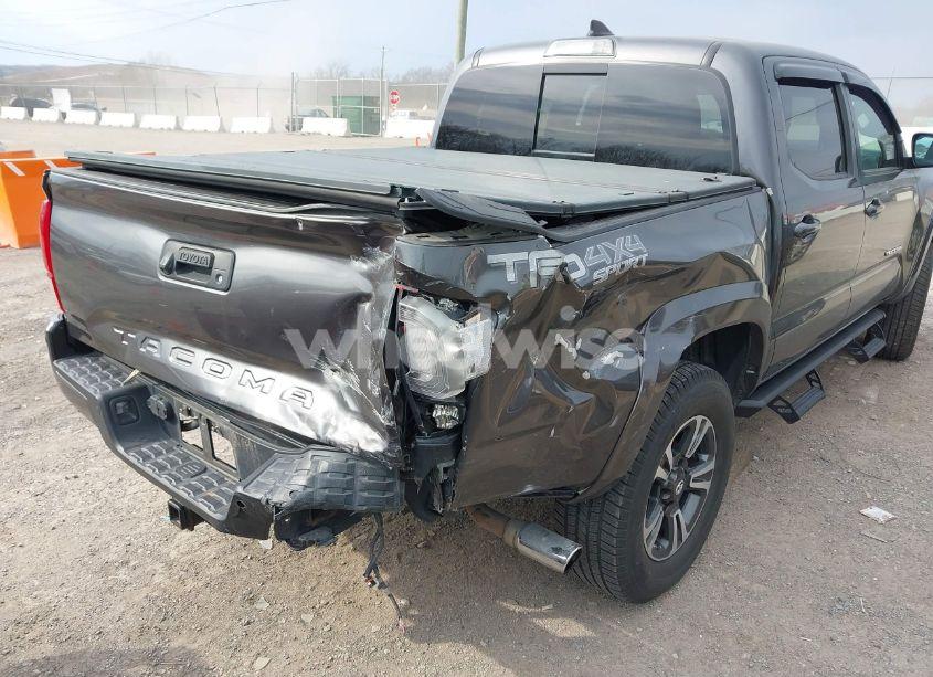 Photo 6 of 2018 Toyota Tacoma TRD SPORT (VIN 3TMCZ5AN0JM150540)