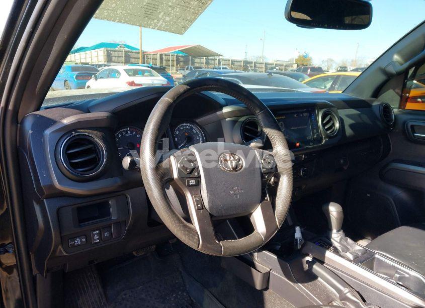 Photo 18 of 2019 Toyota Tacoma TRD OFF ROAD (VIN 3TMCZ5AN0KM212455)
