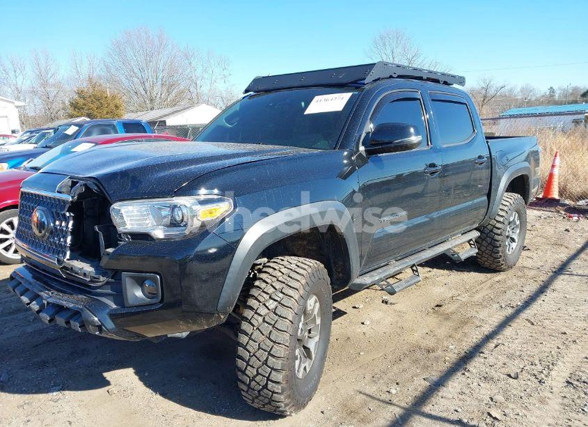 Photo 2 of 2019 Toyota Tacoma TRD OFF ROAD (VIN 3TMCZ5AN0KM212455)