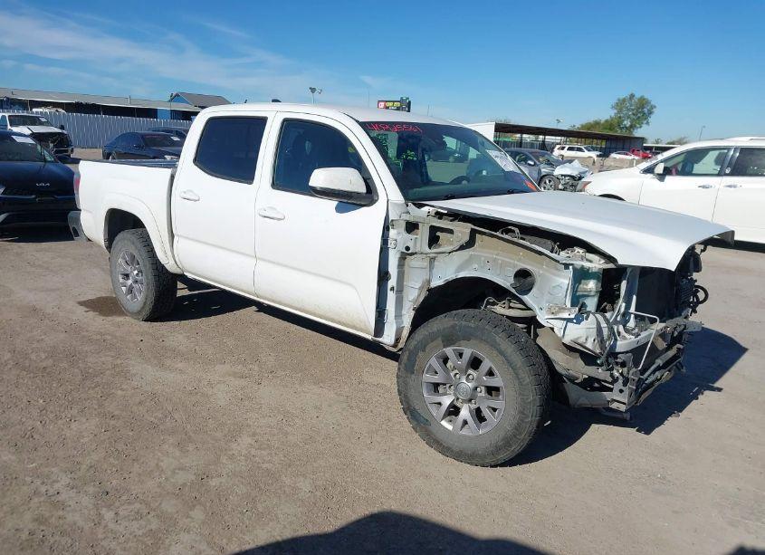 2019 Toyota Tacoma SR5 V6 (VIN 3TMCZ5AN0KM215923) main photo