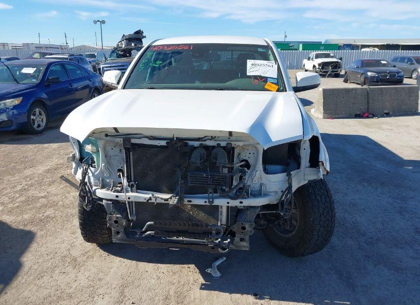 Photo 13 of 2019 Toyota Tacoma SR5 V6 (VIN 3TMCZ5AN0KM215923)