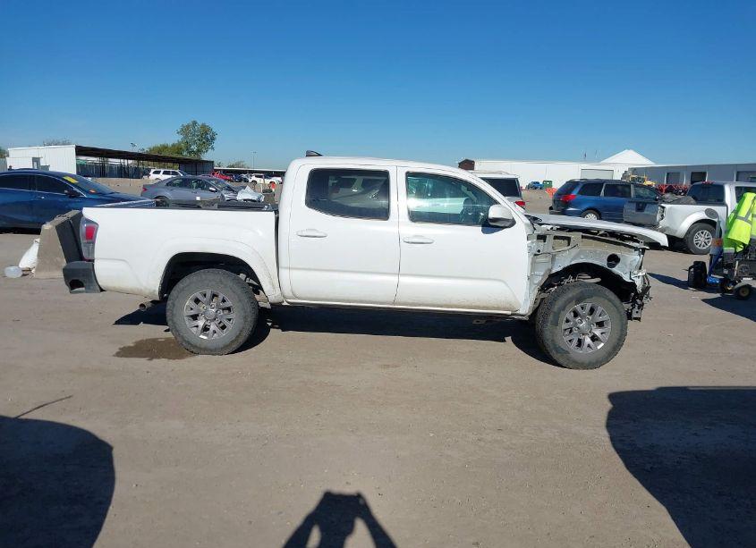 Photo 14 of 2019 Toyota Tacoma SR5 V6 (VIN 3TMCZ5AN0KM215923)