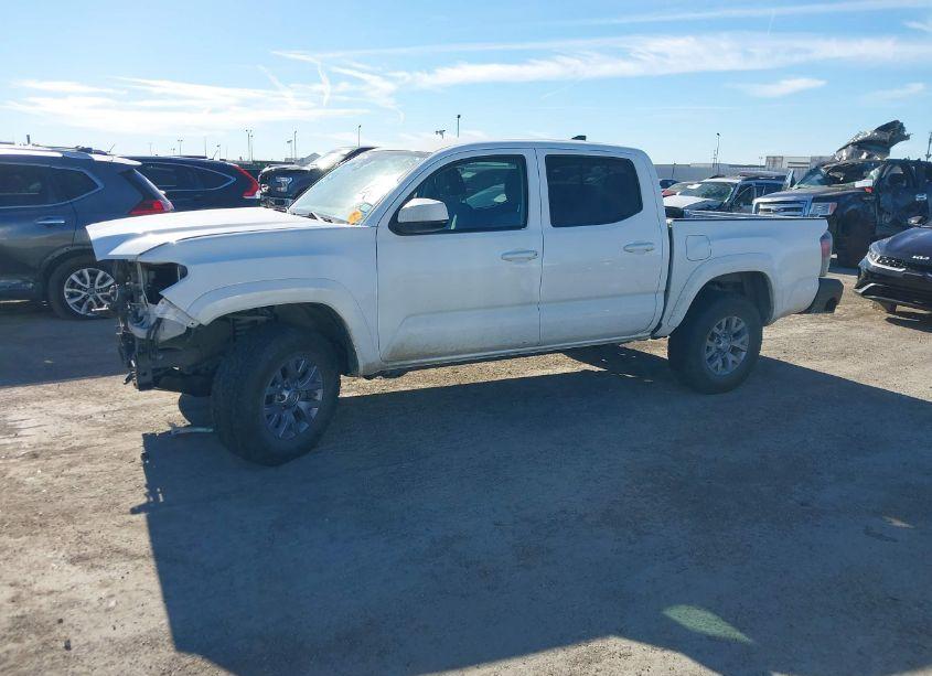 Photo 15 of 2019 Toyota Tacoma SR5 V6 (VIN 3TMCZ5AN0KM215923)