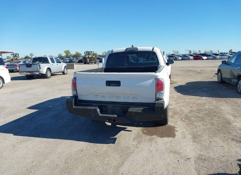 Photo 17 of 2019 Toyota Tacoma SR5 V6 (VIN 3TMCZ5AN0KM215923)